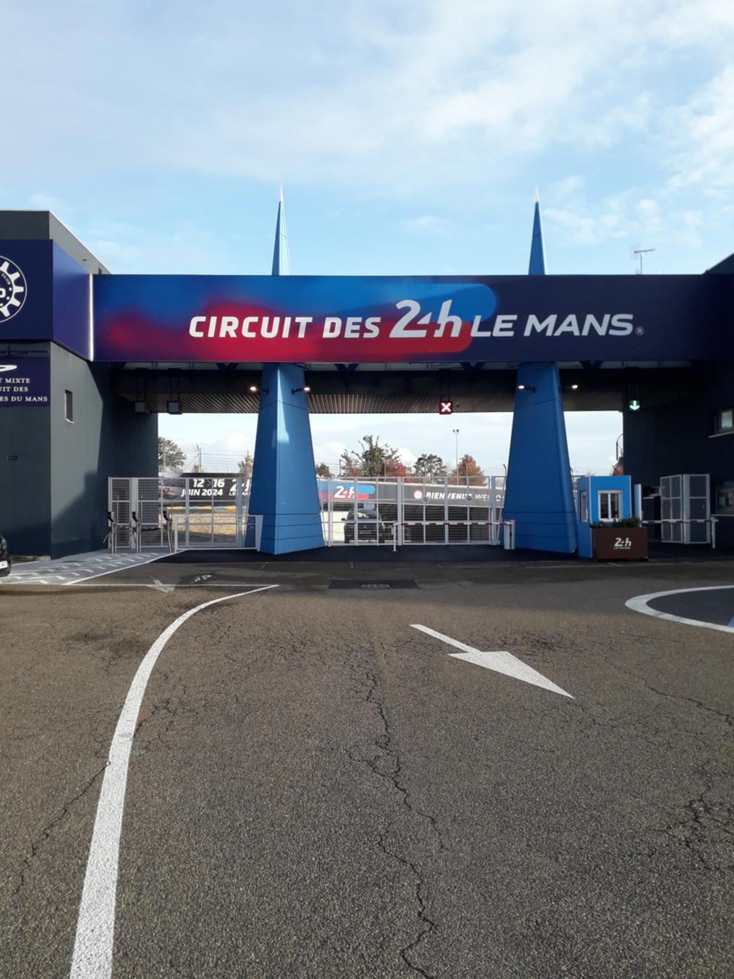 Proximite Circuit 24 Heures Le Mans Exterior photo